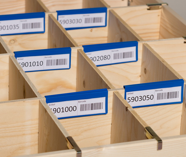 Pockets for pallet collar dividers