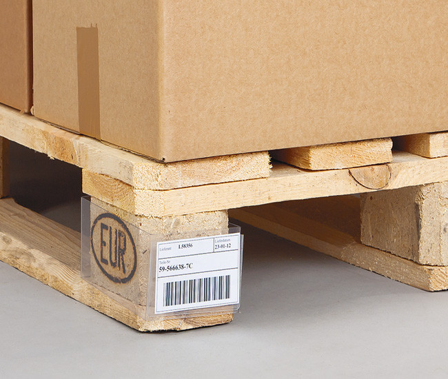 Stable clamps for pallet foot