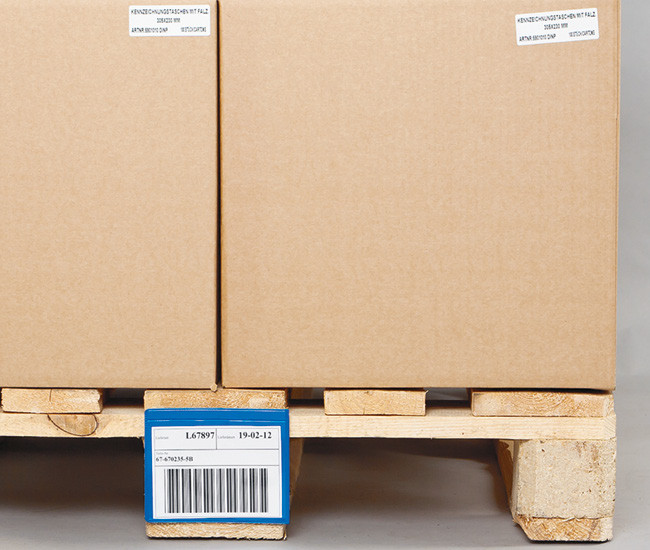 Pockets for pallet foot 
