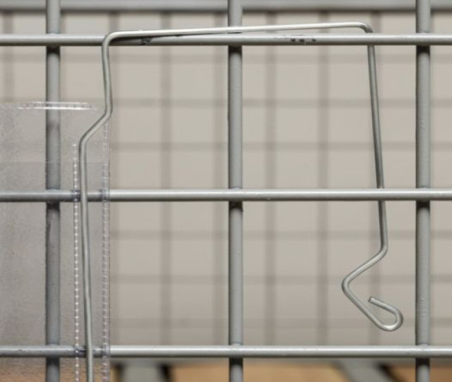 Pockets with wire hangers