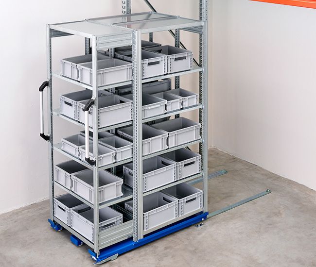 Floor pull-out unit with shelf assembly