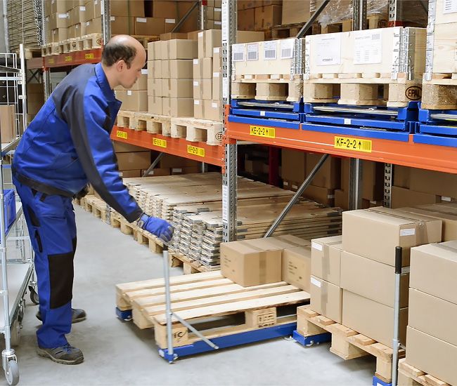 Standard floor mounted pull-out units | Loading from forklift corridor