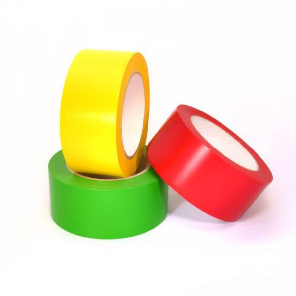 Floor marking tape standard with good adhesion on surfaces