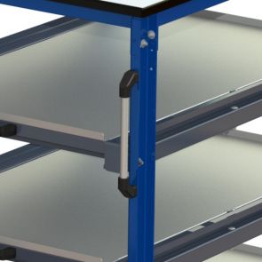 Side handle for pull-out rack
