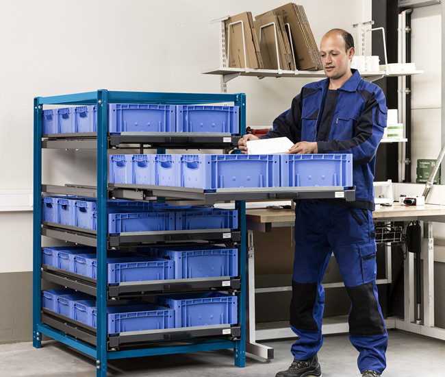 Compact pull-out rack 150 kg