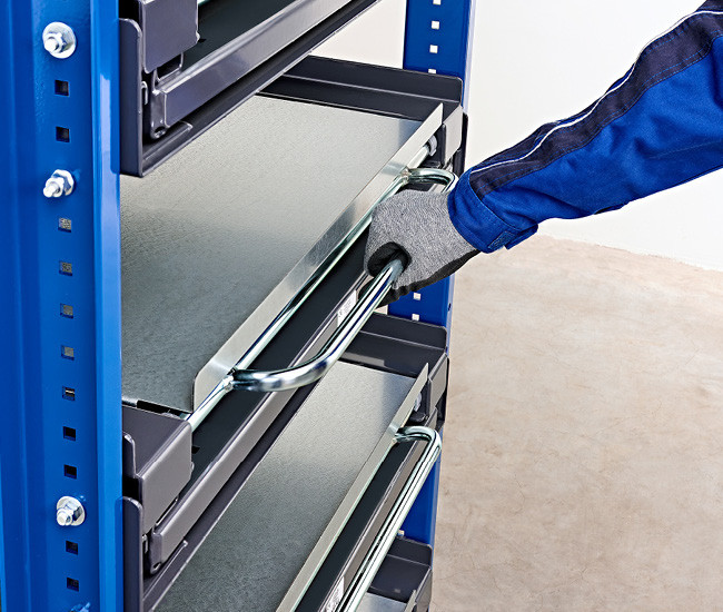 Compact pull-out rack 300 kg