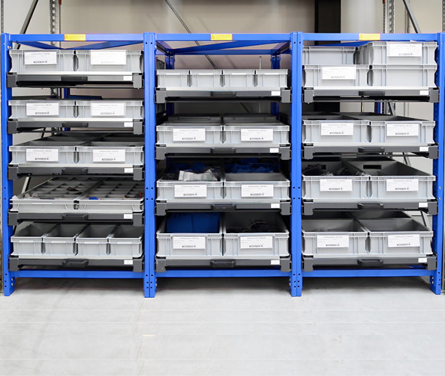 Compact pull-out rack 150 kg