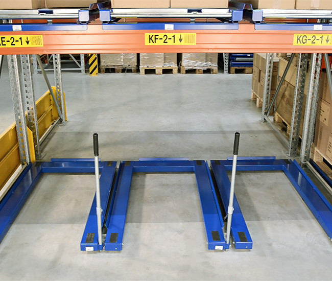 Bodenauszug für Gitterboxen | Beladung vom Staplergang
