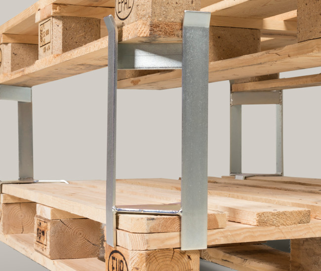 Distancers for pallet - pallet