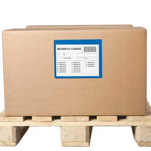 Kennzeichnungstasche selbstklebend auf einem Karton