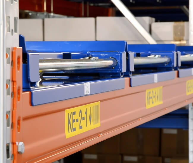 Beam mounted pull-out-unit for wire mesh boxes