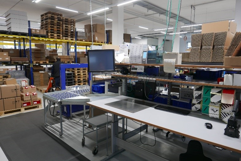 KROG Arbeitstische bei Firma DMG